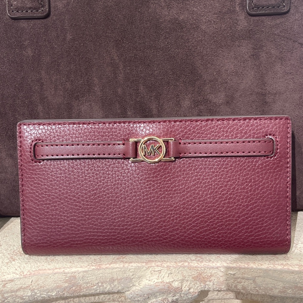 Michael Kors Reed Lg Bifold Pebbled Leather Snap Wallet Card Case 
Oxblood 
NWT